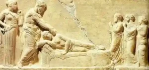 ​Stèle antique décorative présente dans mon cabinet d'ostéopathie à Montpellier